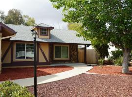 Cozy 3-bedroom residential home in Wildomar, CA, Hotel in Wildomar