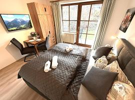 Gemütliches Apartment im Bayerischen Wald NETFLIX POOL SAUNA WiFi, hôtel à Zwiesel