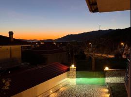 Kastellia Horizon Villa, hotel i Graviá