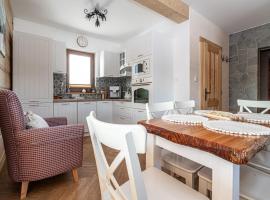 Chatka Marysi - Domek z prywatnym SPA、Dębnoのホテル