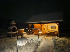 Chatka Marysi - Domek z prywatnym SPA、Dębnoのホテル