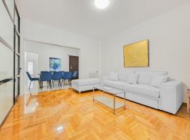 Casa Divas Galaxy Suite, hotelli kohteessa Mesochórion