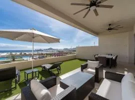 Terrace with Arch Views, Pool, BBQ & Beach Gear
