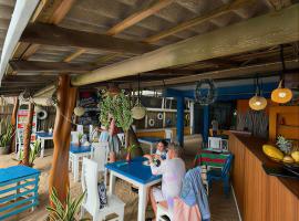 Athula Beach Front Hotel Hikkaduwa, hotel in Hikkaduwa