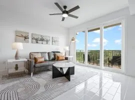 Luxury River Front Secluded Condo w Resort Amenities RFI 913