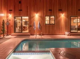 Sunriver by AvantStay Cozy Mountain Home w Indoor Pool and Hot Tub