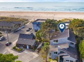 Villa Manzanita by AvantStay Hot Tub 1 Block to BeachTown Chefs Kitchen, hotel in Manzanita