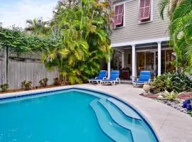 Amelia Home by AvantStay In Historic Old Town w Pool