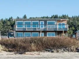 Blue Starfish by AvantStay Ocean Views Direct Cannon Beach Access