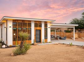 Chicory by AvantStay Modern Desert Retreat w Hot Tub