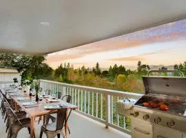 Vino Blanco by AvantStay Private Wine Country Home w Mtn Views Deck
