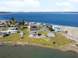 Sunny by the Sound by AvantStay Coastal Escape