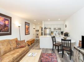 Near Historic Downtown Ski-InSki-Out Valley Views Etta Place 5 by AvantStay, отель в городе Теллурайд