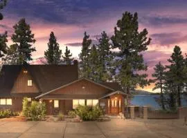 Lakefront Dock Hot Tub Swingset Deck Views Classic Lake House by AvantStay