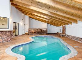 Honeypot by AvantStay Indoor Pool Hot Tub