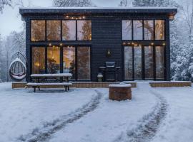 3-bedroom Lakefront Villa #10, hotel u gradu Lakefield