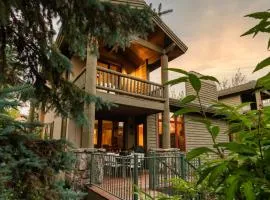 Conifer by AvantStay Secluded Cabin Amongst the Trees w Hot Tub