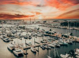 Resort chic on the water!, barco en Key West