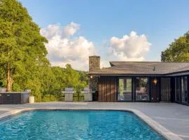 Amber Refresh by AvantStay Pool and Hot Tub