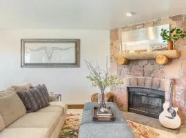 Snow King by AvantStay Close to the Slopes w Hot Tub