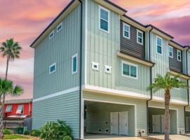 Saltwater Pool Rooftop Deck w View Near Beach The Blue Crab by AvantStay, отель в городе Порт-Аранзас