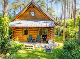 Penn Cove Overlook by AvantStay Cabin w Views, hotel in Oak Harbor