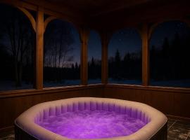 6 Bedroom Lakefront Main House #14 in Sand Bay，Dillon的飯店