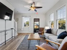 Downtown Biloxi! Walkable to the Beach & Casinos!