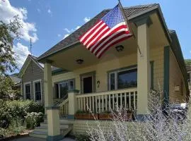 Woodside Getaway by AvantStay Character Home Close To Park City Resort w Hot Tub