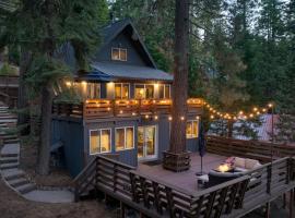 Washoe Way by AvantStay Luxury Tahoe Retreat A Location w Beach Access, hotel in Tahoe City