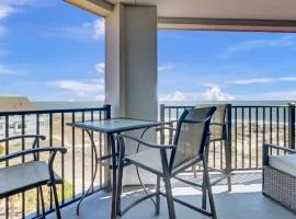 402 Summerhouse by AvantStay Beachfront Condo w Community Pool Access