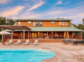 Dolcetto by AvantStay Wine Country Mansion Minutes from Vineyards, hotel v destinaci Paso Robles