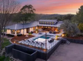 Wine Country Estate w Pool Hot Tub The Residence at Truss Wines by AvantStay