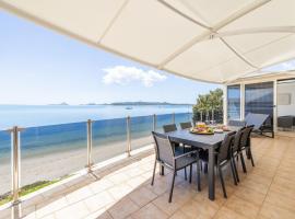 Wanda Beach Waterfront , 161 Soldiers Point Rd - waterfront, air con, linen, Wi-Fi, hotel v destinaci Salamander Bay