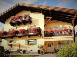 Alpenlandhaus Menardi, serviced apartment in Seefeld in Tirol