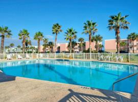 Beachfront Condo Prvt Balcony w View Pool Access Beach Happy by AvantStay, hotel in Port Aransas