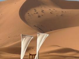 Horaz Merzouga Camp, hotel en Merzouga