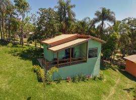 Chalé com vista para montanhas com banheira, lareira e piscina em Socorro - Refúgio Campestre, hotel v destinaci Socorro