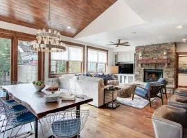 Modern 5BDR right off Main Street w Hot Tub Main Street Escape by AvantStay