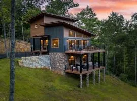 Luxe Cabin w Hot Tub Views Game Room – Sleeps 10 Do Good Holler by AvantStay
