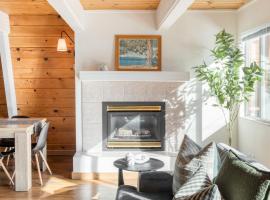 Chickaree by AvantStay A-Frame w Mountain Views，位于塔霍城的酒店