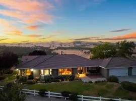 4.5 Acre Secluded Ranch w Panoramic Views • Fire Pit Olive Ranch by AvantStay