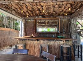 Casa Phoenix Private Beachfront Estate 7 Bungalows，塞特納的飯店