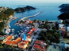 Huatulco 4 bdrm Penthouse-walk to Beach & Marina