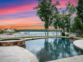 Paradise Pointe by AvantStay Lakefront Views Playset