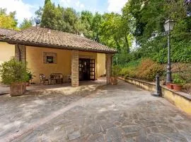 House in Umbria with Pool & Garden Views
