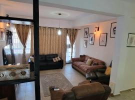 Freetown में, होटल 3 bedroom fully furnished modern retro appartment in the CBD