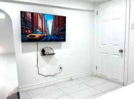 Modern Downtown Toronto Room with Private Ensuite