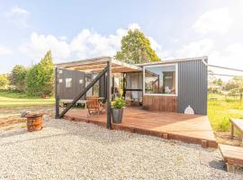 Rimu View 3 by Tiny Away, ξενοδοχείο σε Ruatapu