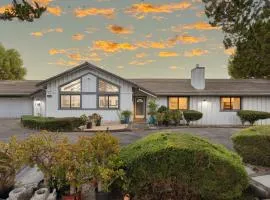 Paso Vista Bella by AvantStay Luxe Group Escape w Wine Country Views